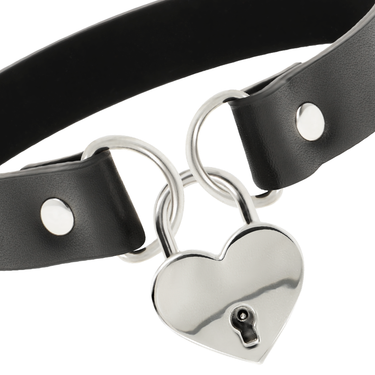 Collana fetish in pelle vegana con cuore e chiave, regolabile